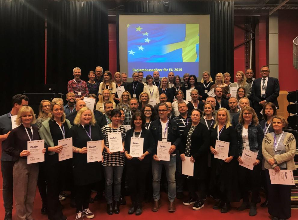 Skolambassadörer för EU - diplomutdelning 2019 för cirka 60 lärare